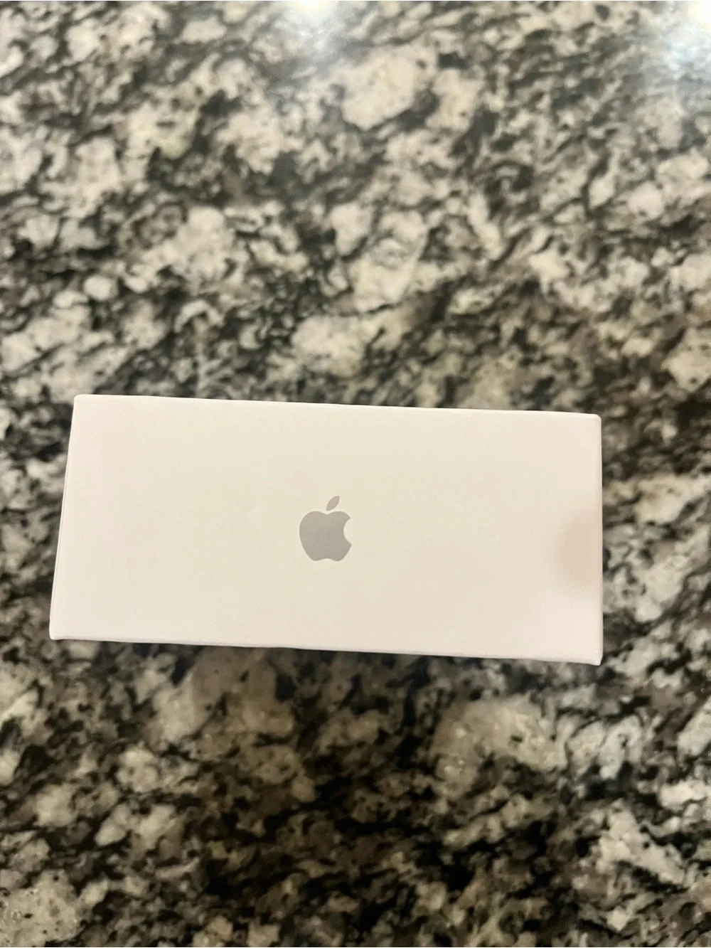 Apple White Wireless Earbud Headphones with Charging Case